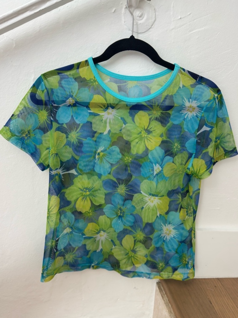 Vintage Kathy Ireland Floral Sheer Short Sleeve Top in Size Medium